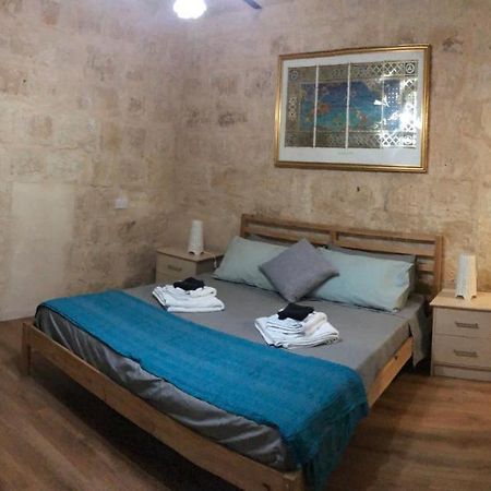 Floriana Cosy Townhouse Apartamento Exterior foto