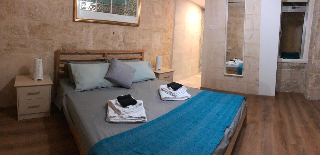 Floriana Cosy Townhouse Apartamento Exterior foto