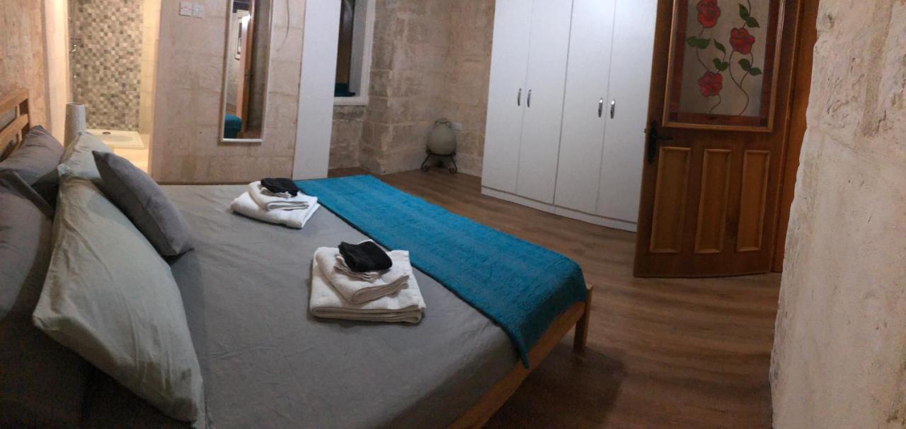 Floriana Cosy Townhouse Apartamento Exterior foto